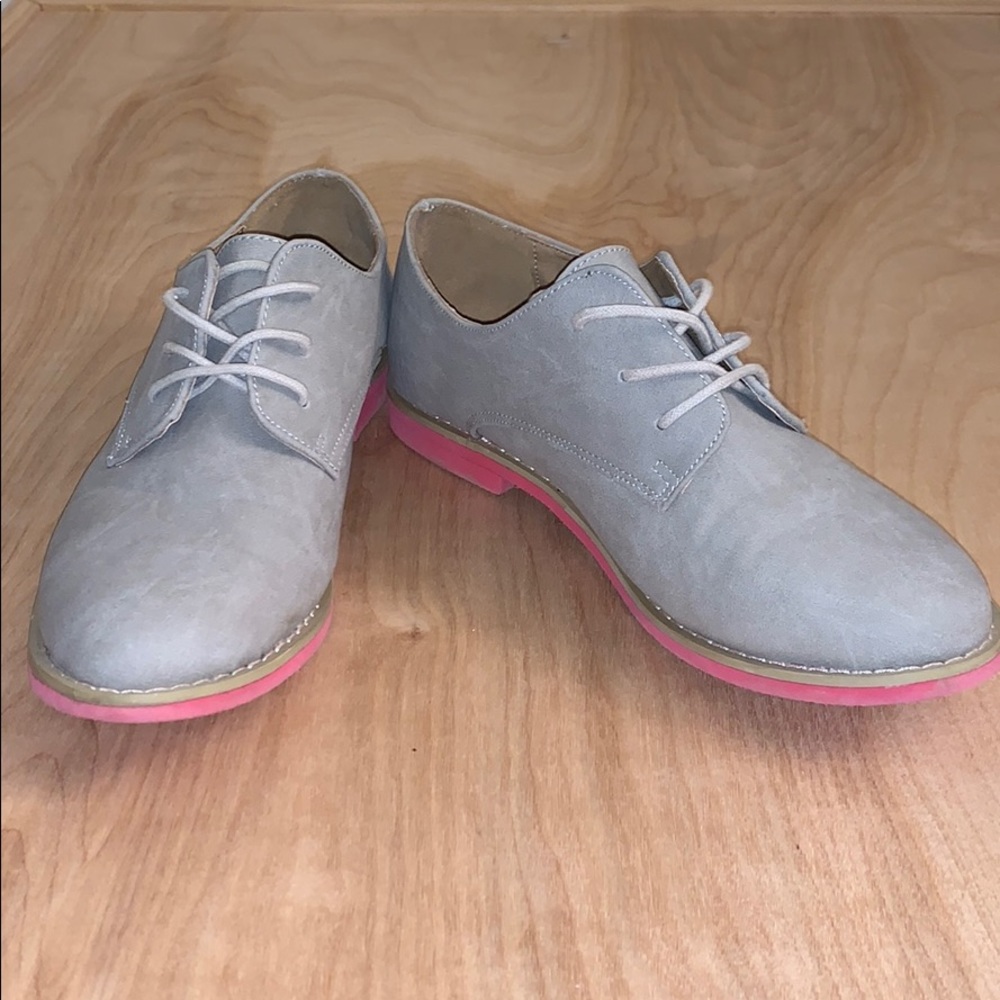 Gray with pink sole loafers